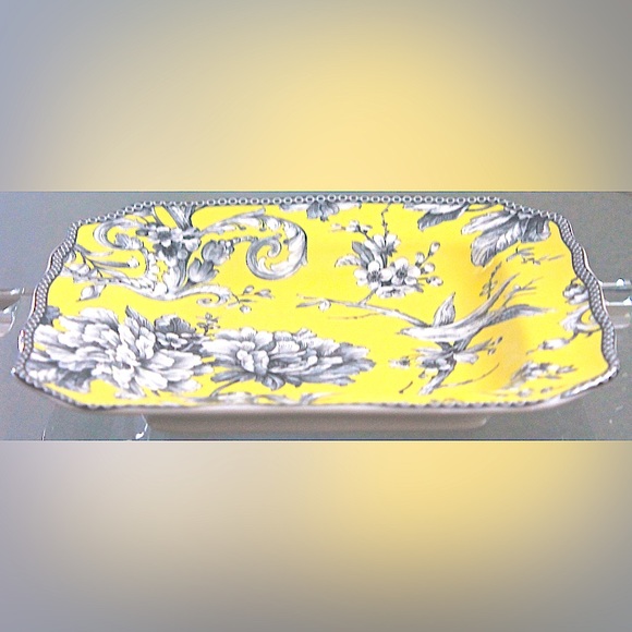 222 FIFTH ADELAIDE YELLOW SQUARE LUNCH PLATE 8 1/2 INCH NEW BIRD - Picture 2 of 5